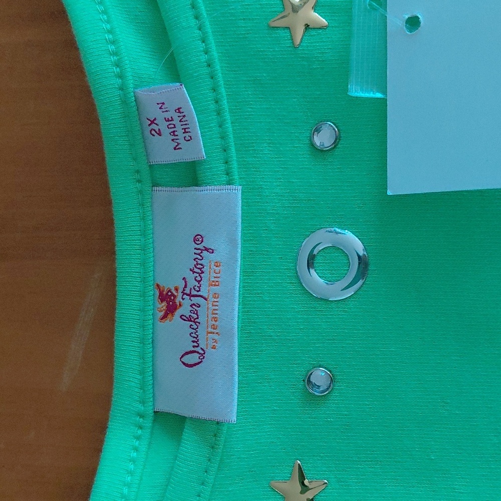 Nwt Quacker Factory Light Green Womans Top with Stud Accents 2X